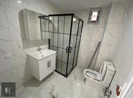 Eray Emlak'tan Yüksek Giriş Balkonlu 2+1 80m2 Meydan Konumlu