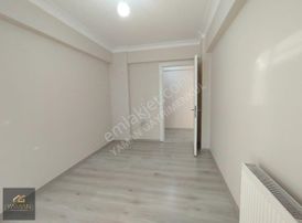 Atatürk Mahallesi Lilyum Park Sitesi Satılık 3+1 Ara Kat Daire