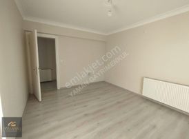 Atatürk Mahallesi Lilyum Park Sitesi Satılık 3+1 Ara Kat Daire