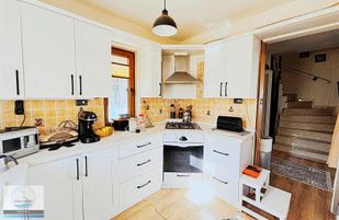 Yenifoça'da Müstakil Geniş Bahçeli Deniz Manzaralı 3+1 Dubleks