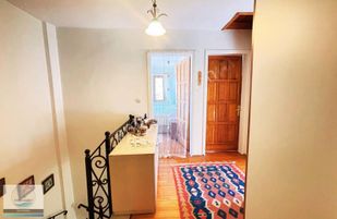 Yenifoça'da Müstakil Geniş Bahçeli Deniz Manzaralı 3+1 Dubleks