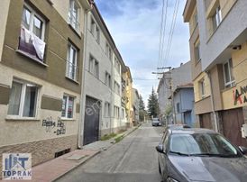 Toprak Emlak'tan Güzel Konumda Kiralık Eşyalı Kullanışlı 1+1