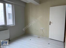 Toprak Emlak'tan Zafer Mh Kullanışlı Temiz Kiralık 2+1 Daire