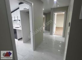 Göçmenkentte Emsalsiz Satılık 3+1 Çatı Kat Daire