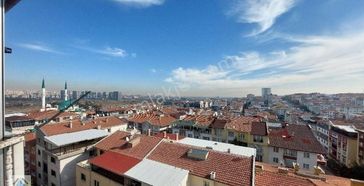 Elvankent Atakent'te Cadde Üzeri Manzaralı Trene Yakın 3+1 Daire