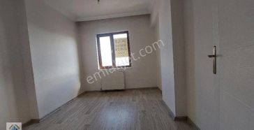 Elvankent Atakent'te Cadde Üzeri Manzaralı Trene Yakın 3+1 Daire