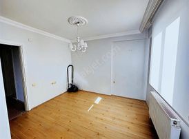 Satılık Full Kıredi İmkanı 3+1 Cuma Pazar Yani Ciddi Pazarlıklı