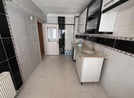 Derman'dan*ön Cephe*altında Daire Mevcut*iskanlı*balkonlu