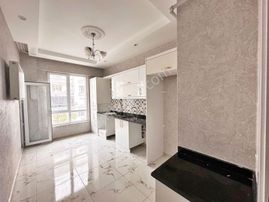 Beykent Pazar Yanı Ön Cephe Cam Balkonlu 2+1 Geniş Daire