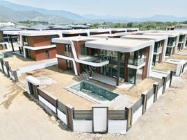 Yükselden Satılık Gürede Ultra Lux Sitede Havuzlu Tam Bağımsız 4+1 Villa