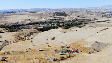 Gicik De Emsallarin Altında Yol Kenarı Manzaralı 2.600 Metre