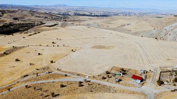 Gicik De Emsallarin Altında Yol Kenarı Manzaralı 2.600 Metre