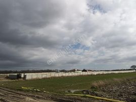 Saray Edirköyde Köy Dibinde 3 Adet 700 M2 Hisseli Parsel