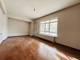 Tıp Fakültsi Cad. Yakını Bağımsız Salon 3+1 Satılık Daire !!!