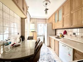 Kalecik Emlak'tan Merkezde Güney Cephe Ara Kat 2+1 Daire !!!