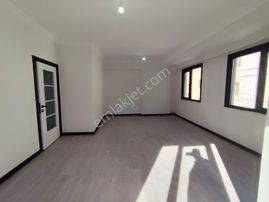 Mertcan Dan Adnan Kahveci Metroya Yürüme Teraslı 3+2 Dubleks