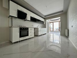 Pursaklar Mehmet Zengin Emlak'tan Otoparklı Çift Banyolu 4+1 Ultra Lüks Sitede Daire