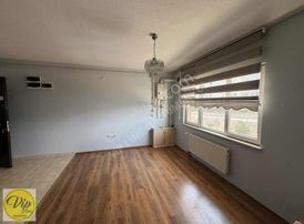 Vip Line Gayrimenkul Den Kiralık 1+1 Boş Daire