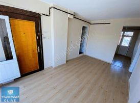 Kızılelma Caddesi Üzerinde Yatırımlık 2 Daire Tek Tapu