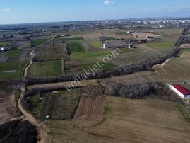 Bulvar Emlak'tan Satılık Karacaibrahim Tapu Şehre Yakın Tarla