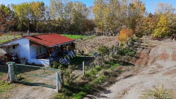 Paşayeri'de 850 M2 Arsa Üzerinde Acil Satılık Müstakil Ev