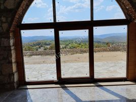 Bulvar Emlak'tan Satılık Mükemmel Manzaralı Taş Ev