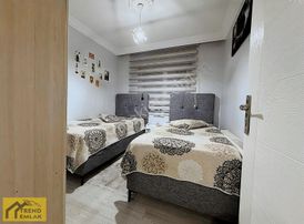 Trend'de Cadde Üzeri 1.kat Ön Cephe Full Lüx Yapı 3 Cam Balkon**