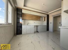 Trend'den Cadde Üzeri Ultra Lüx Yapılı Ara Kat Çift Banyo 135m2*