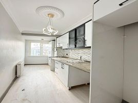 Esenyurt Mehterçeşme Mahallesinde Minimal Dekorlu Asansörlü Arakat 2+1 Daire