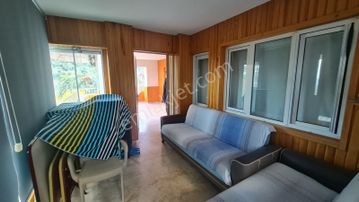 Mudanya Kumyaka'da Deniz Manzaralı Havuzlu Satılık Villa