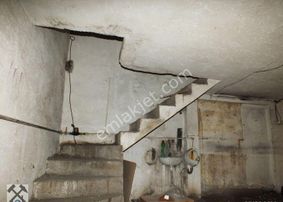 Şehir Merkezinde Üç Katlı Satılık İş Yeri