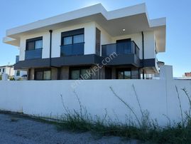 Stop’tan Karaçalı’da *sıfır Dubleks* 4+1 Villa