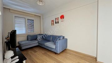 Karşıyakada Satılık Daire 3+1 Merkezi Lokasyon Ve Ferah Daire