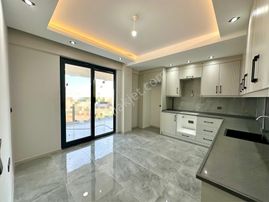 Yenişafakta 3+1 150m2 Sıfır Arakat Satılık Fırsat Daire