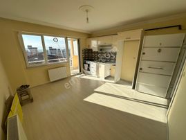 Bilgin Emlaktan Merkezde Arakat Balkonlu 2+1 Kiralık Daire