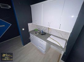Cedidiye Mahallesi Nimet İş Merkezinde 90m2 Boş Satılık Ofis