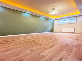 Esenyurt Güzelyurt Mahallesinde Metrobüse Yakın Geniş Bahçeli 2+1 Daire