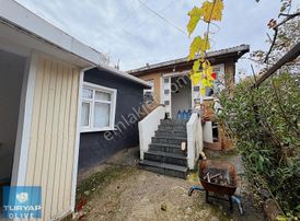 Eyüpsultan Işıklar Köyünde İçinde Ev Bulunan Satılık Tarla