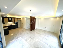 Konforlu Ve Lüks Bir Yaşam Tarzını Tercih Edenler İçin Aygülden Akçay'da 3+1 Satılık Müstakil Villa