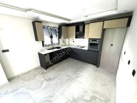 Konforlu Ve Lüks Bir Yaşam Tarzını Tercih Edenler İçin Aygülden Akçay'da 3+1 Satılık Müstakil Villa