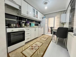 Mülk Emlak Ofisinden Salı Pazarı Mevkiinde 2+1 Y.giriş Emsallerinin En Uygunu Cadde Üstü Yatırımlık