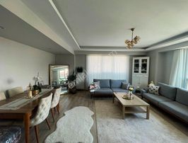 Mertcan Dan Royal Garden'de Ebeveyn Banyolu 3+1 Deniz Manzaralı - İskanlı