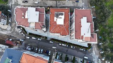 Vitrinden Beykonaklarında Arakat Ebeveyn Banyolu 3+1