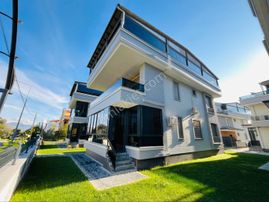 Güre Çamlıbel Sahil Bölgesinde 6+1 Ultra Lüx Bahçeli Denize Yakın Satılık Büyük Villa