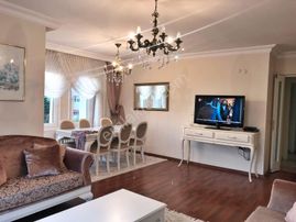 Yakakent Sitesinde Arakat 3+1 İskanlı - Kapalı Balkonlu Fırsat Daire