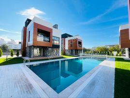 Güre Çamlıbel Sahil Bölgesinde Havuzlu Tek Tek Lüx Villalardan Oluşan 4+1 Ultra Lüx Villa