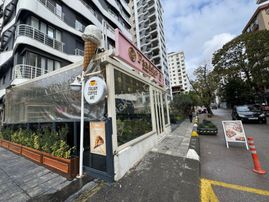 Bostancı'da Devren Kiralık Dondurmacı Ve Cafe