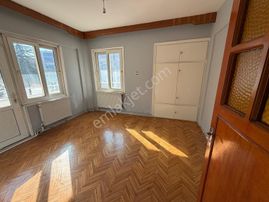 Kemal Bayındır Civarında Satılık Geniş 2+1 Daire