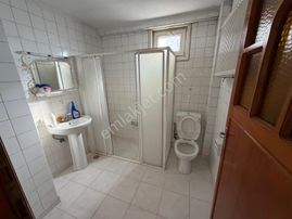 Kemal Bayındır Civarında Satılık Geniş 2+1 Daire