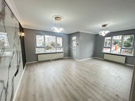 Taner'den Dikmen İlker 1 Cad. Yakını Aynı Zamanda Kirayada Verilir